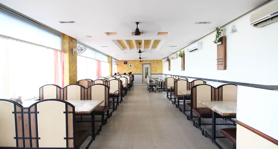 Hotel Royal Palace N Guest House, Ahmedabad 5